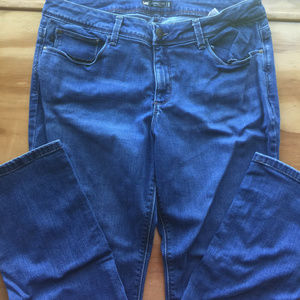 LIKE NEW! LEE PERFECT FIT JEANS 16 SHORT